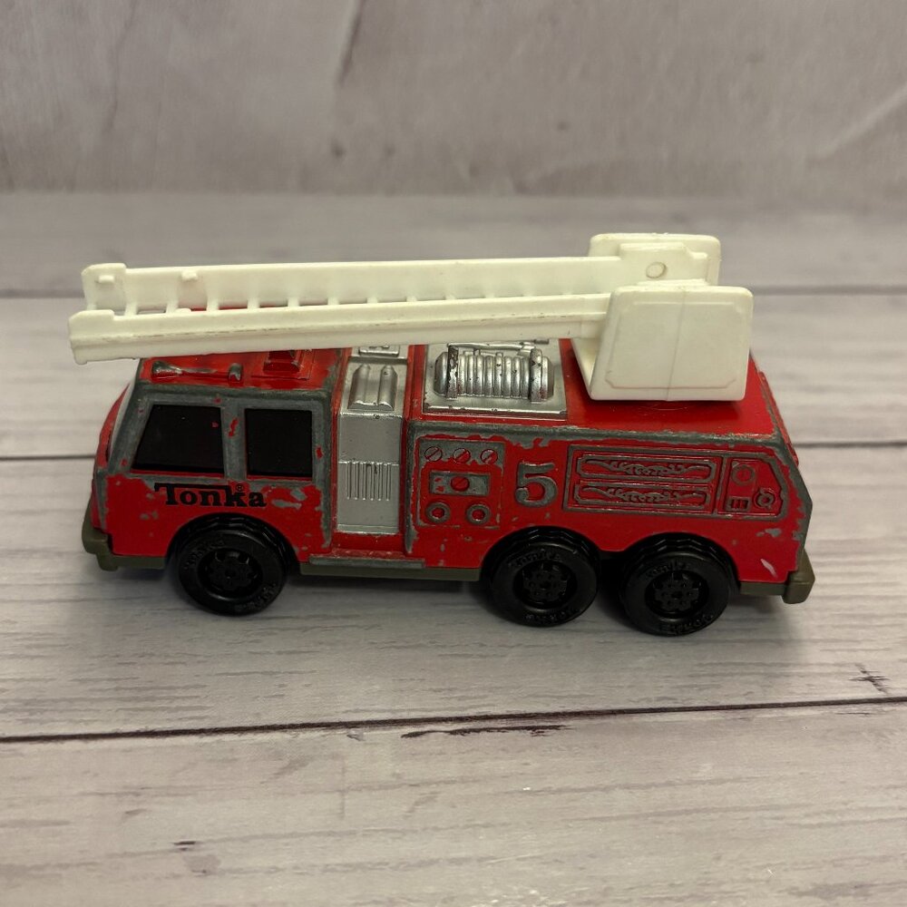 Tonka #5 Fire Engine Diecast 1992 Red White Black Working Ladder (SKU: 213TO)